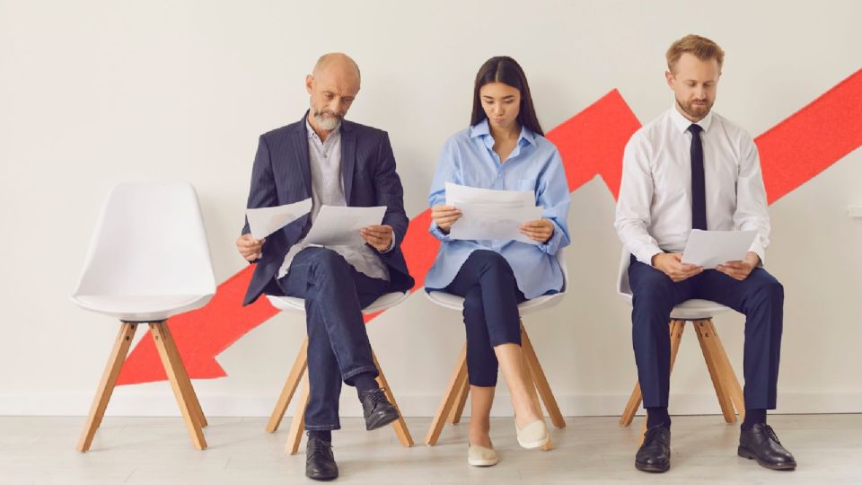 Cada vez menos mexicanos buscan empleo: casi 172 mil salieron del mercado laboral.