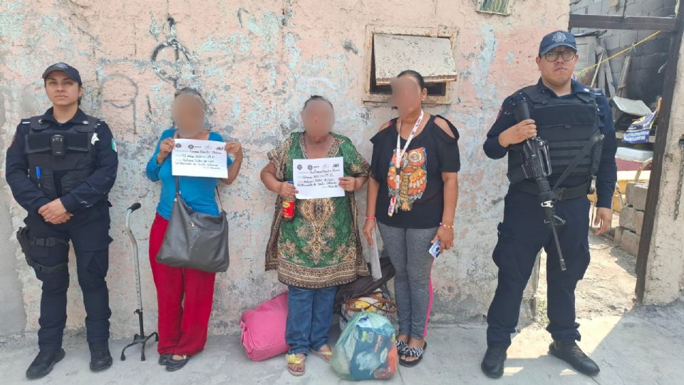 Policías de Guadalupe auxiliaron a madre e hija desaparecidas desde hace más de dos semanas y las reunieron con su familia.