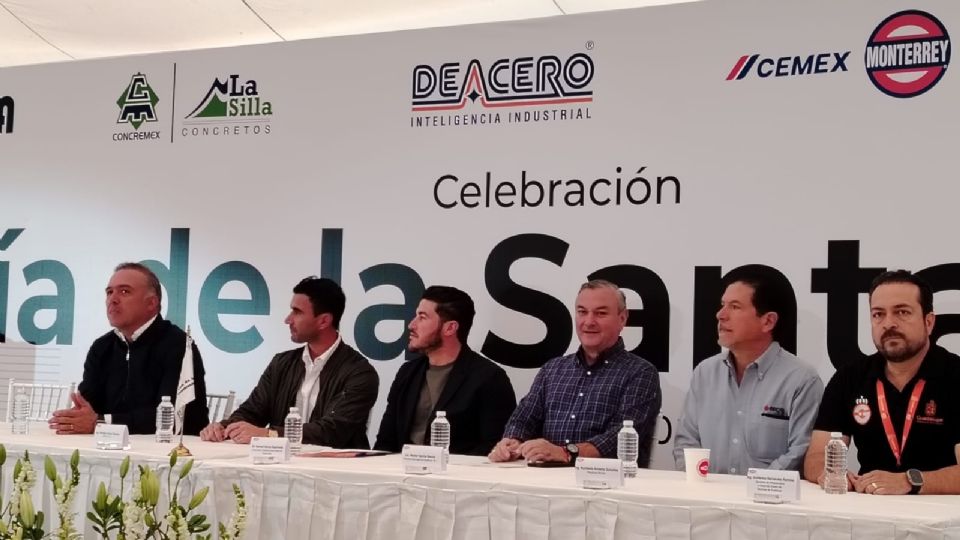 Samuel García celebra con obreros en el Parque del Agua y agradece a la CMIC por su papel en el desarrollo de la infraestructura en Nuevo León.