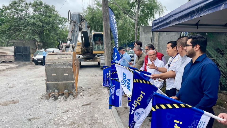 El alcalde Daniel Carrillo arranca la rehabilitación de la Privada Fundadores, vialidad clave para el sector industrial de San Nicolás.