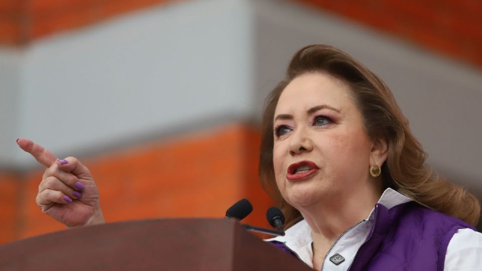 Desechan denuncias contra Yasmín Esquivel por plagio de tesis.