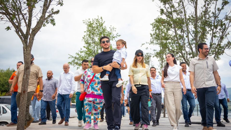El gobernador Samuel García encabezó la entrega del nuevo malecón.