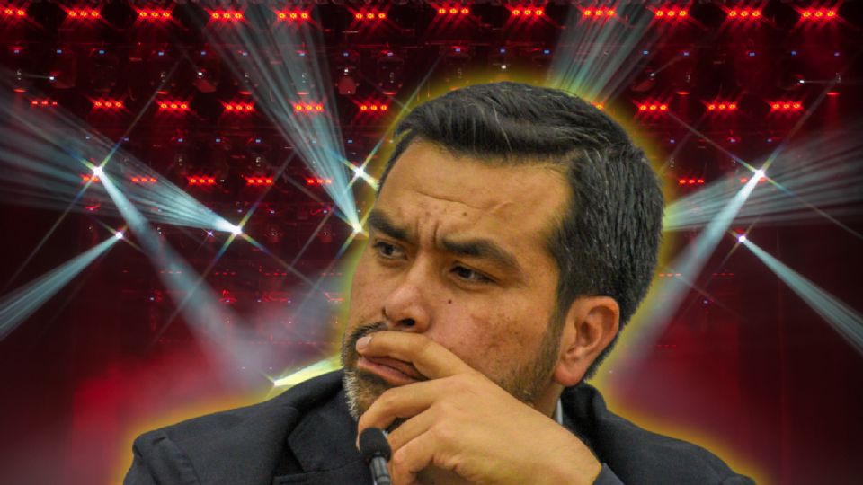 Un video difundido ampliamente en redes sociales muestra al político disfrutando del espectáculo.