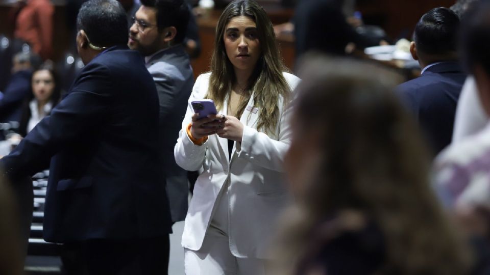 Responsabiliza Ealy Díaz a autoridades de seguridad federales sobre lo que le pueda ocurrir a ella y su familia, ante la denuncia pública por intimidación en su contra.