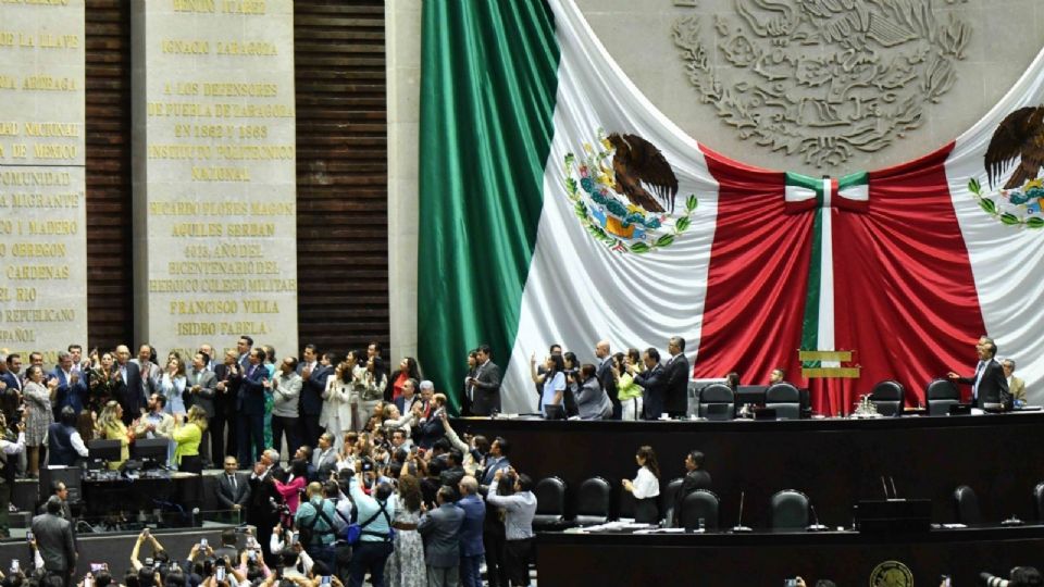 Ricardo Monreal aseguró que las restricciones a lujos, excesos y extravagancias entre el morenismo serán obligatorias.