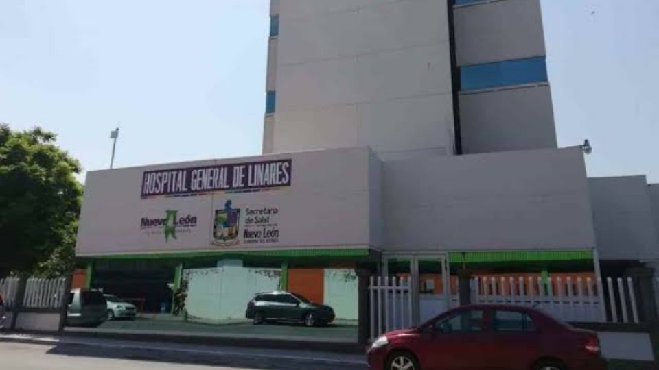 La menor fue trasladada al Hospital General de Linares para su atención médica.