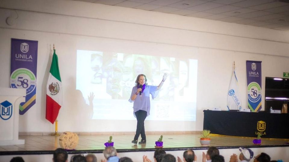 Yasmín Esquivel tiene previsto impartir una conferencia en el Instituto Morelense de Estudios Superiores.