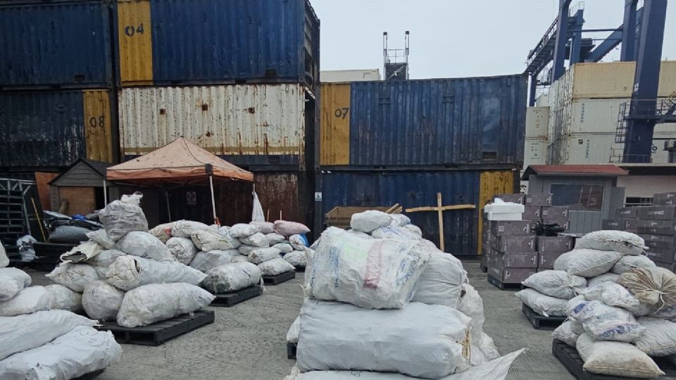 Las autoridades de PROFEPA llevaron a cabo la retención precautoria de aproximadamente 2,433 kilogramos de producto pesquero.