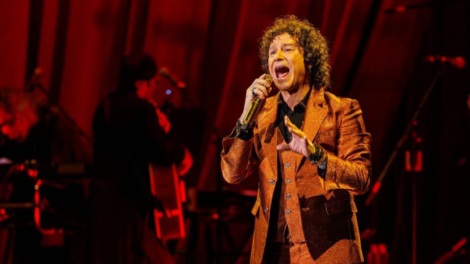 Enrique Bunbury se presentó en el Auditorio Banamex la noche del martes.