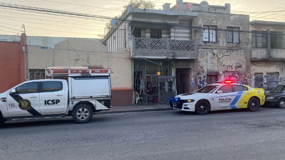 Elementos ministeriales acordonaron la vivienda en la colonia Industrial donde se reportó la muerte de una bebé de seis semanas.