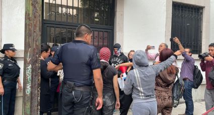 Protestan feministas en Segob para exigir justicia por víctima de violación