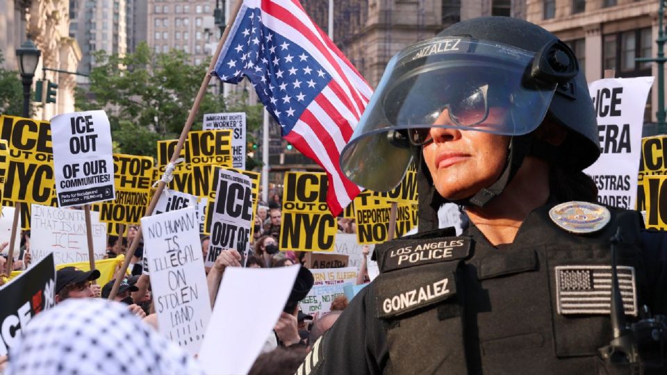 León Krauze subrayó el impacto económico de estas políticas, especialmente en sectores dependientes de la mano de obra migrante