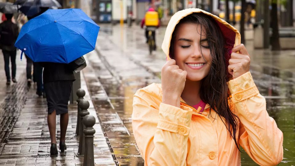 Saquen paraguas e impermeables, pues estos días lloverá en la CDMX del 16 al 22 de junio.