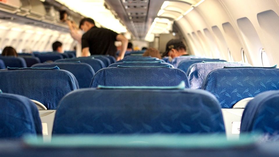 Viajar en avión es seguro y de acuerdo con los datos, tendríamos que volar diariamente por 30 mil años para estar en verdadero riesgo.