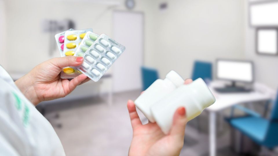 Durante seis años se prometió terminar con el desabasto de medicamentos y se habló incluso de una megafarmacia nacional. Nada de eso se cumplió.