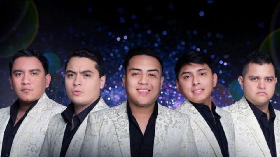 Los jóvenes viajaban en una camioneta blanca junto a su chofer.