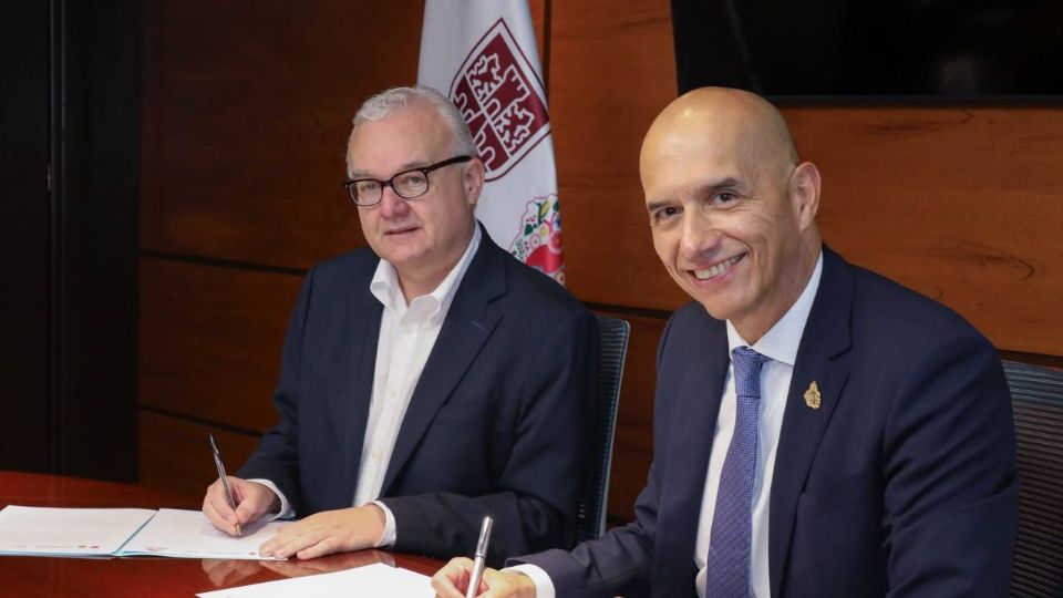 Diego Cosío Barto, presidente de la ANTAD y Salvador Guerrero Chiprés, coordinador general del C5.