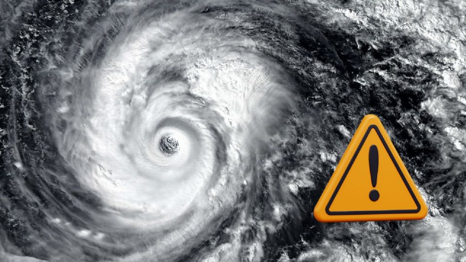 Huracán Erick deja estragos en Oaxaca y Guerrero.