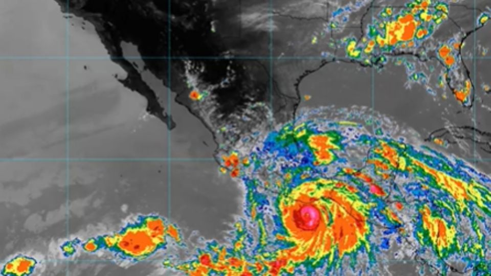 El huracán Erick es una amenaza para Oaxaca y Guerrero.