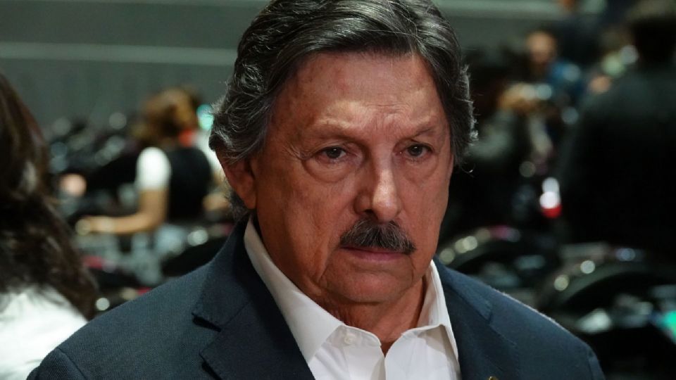 El diputado Napoleón Gómez Urrutia durante la sesión ordinaria de la Cámara de Diputados en el marco de la LXVI Legislatura.