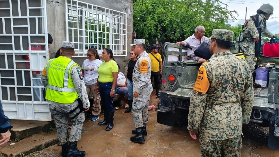 En todo el país, se encuentran alertados 32,397 elementos listos .