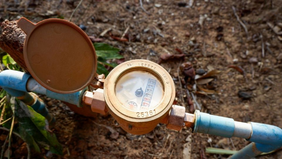 El presidente municipal, Ricardo Moreno, ordenó que todos los usuarios cambien su medidor de agua.