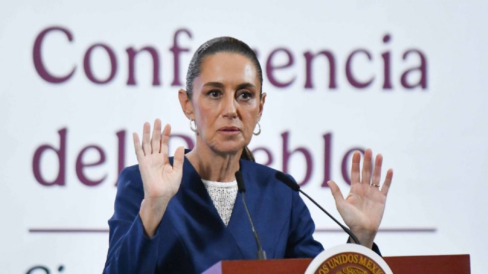 La presidenta Claudia Sheinbaum presenta la mañanera del pueblo.