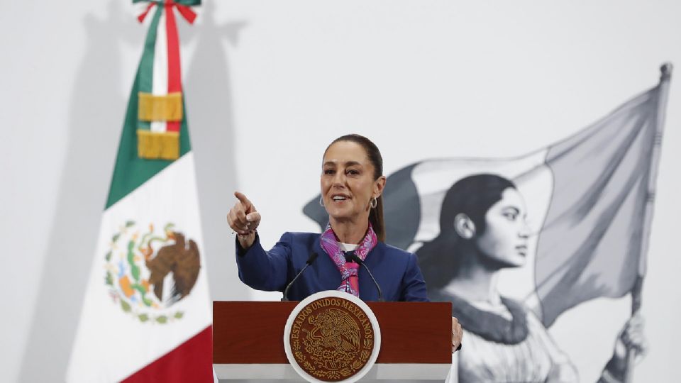 La presidenta de México, Claudia Sheinbaum, habló en una rueda de prensa este lunes, en el Palacio Nacional de Ciudad de México.