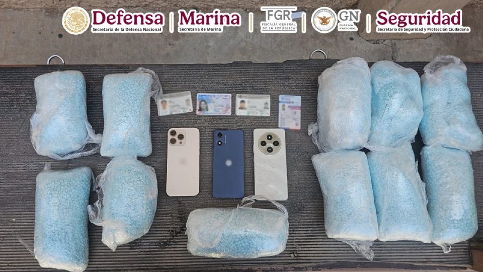 Fuerzas federales incautaron a tres personas 110 mil pastillas de fentanilo.