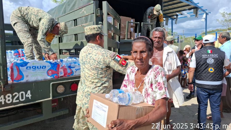 En Oaxaca, la Defensa ha entregado 4 mil 600 despensas.
