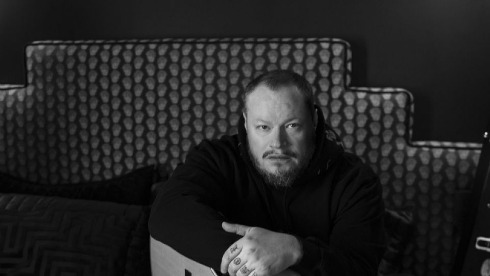 Leonel García presenta “El Show”, un álbum de 12 temas.