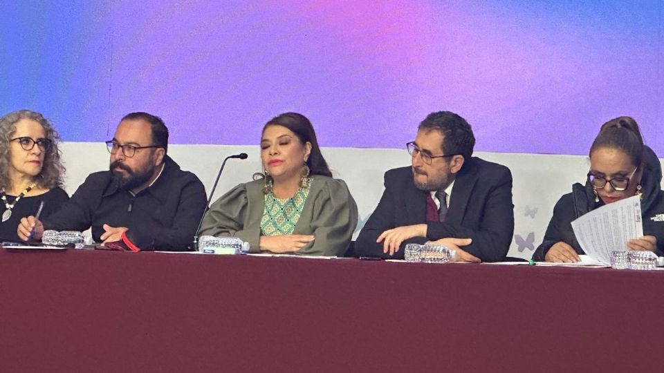 César Cravioto en conferencia de prensa, detalló que el jueves pasado se retiró un espacio.