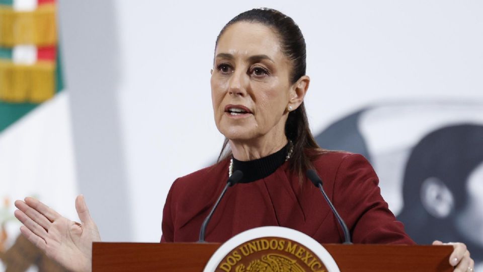 La presidenta de México Claudia Sheinbaum, habla durante una rueda de prensa matutina.