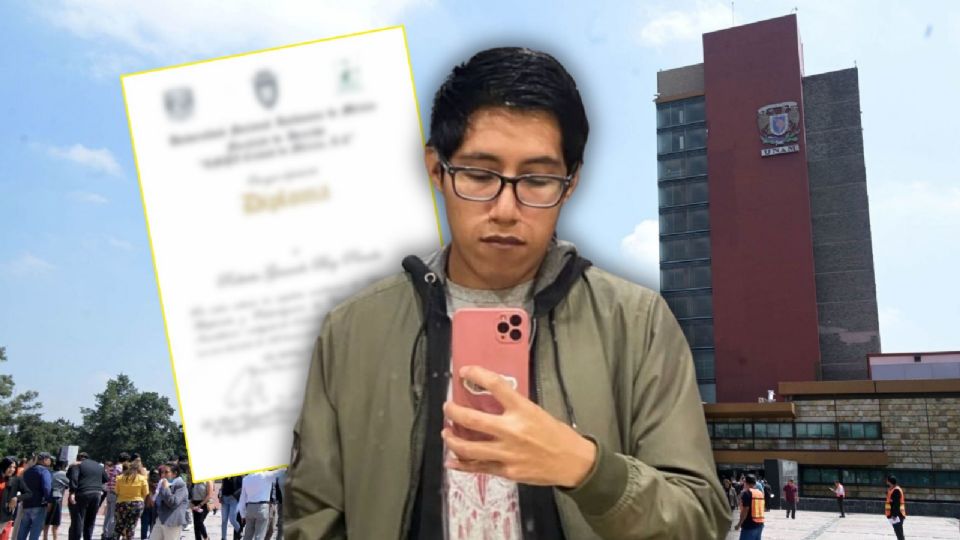 Familia de Miguel Hernández recibe su diploma de graduación en FES Aragón.