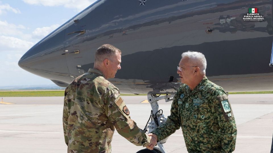 Titulares de Sedena y Semar se reúnen con Gregory M. Guillot.