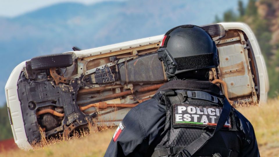 Camioneta sale volando tras chocar en Ecatepec.