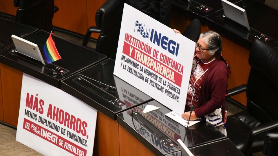 En tanto, la también senadora por el PRI, Mely Romero Celis, advirtió que, aunque se elimine al Coneval, no se podrá extinguir la verdad.