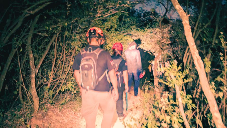 El joven pudo continuar el decenso de la montaña por su propio pie.