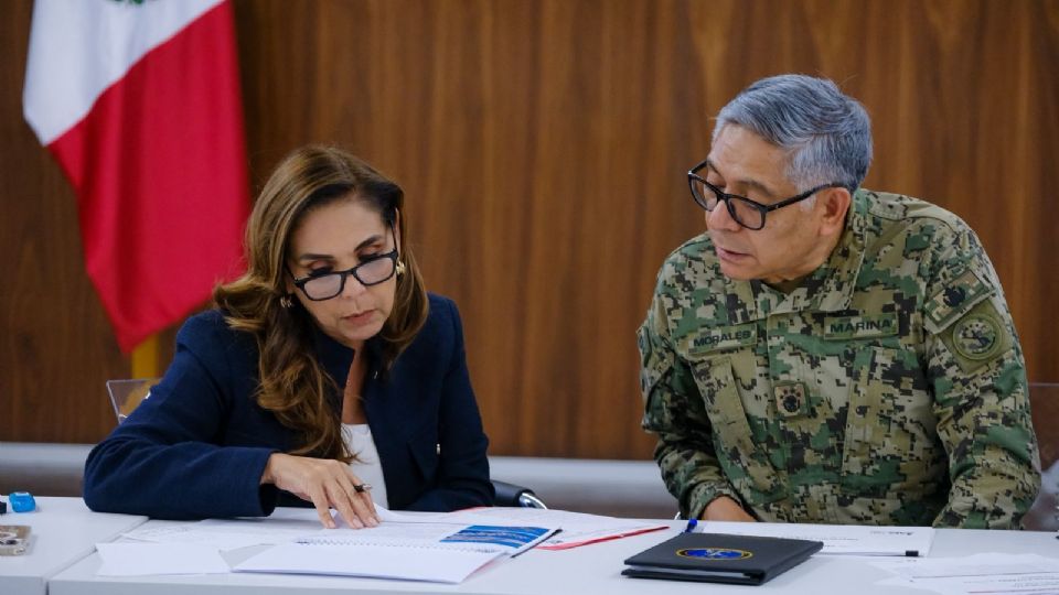 Mara Lezama y el titular de Semar.