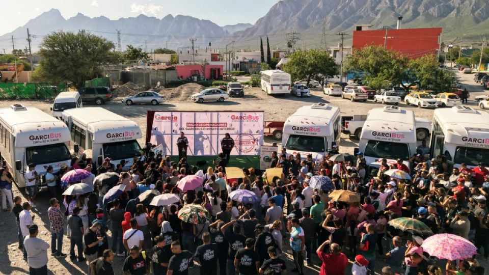 El alcalde Manuel Guerra arrancó el nuevo sistema Garcibus Circuito Interior, con unidades gratuitas para mejorar la movilidad en zonas alejadas del municipio de García.