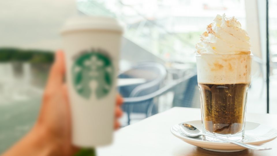 Blanca López, una mujer hispana que acudió con sus hijas a disfrutar un café, relató lo que vivió en Starbucks.