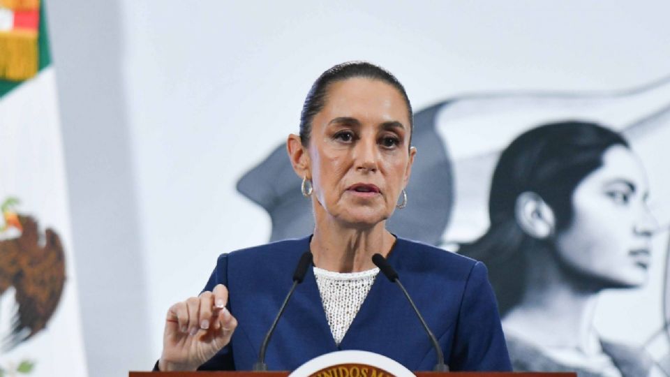 La presidenta Claudia Sheinbaum presenta la mañanera del pueblo.