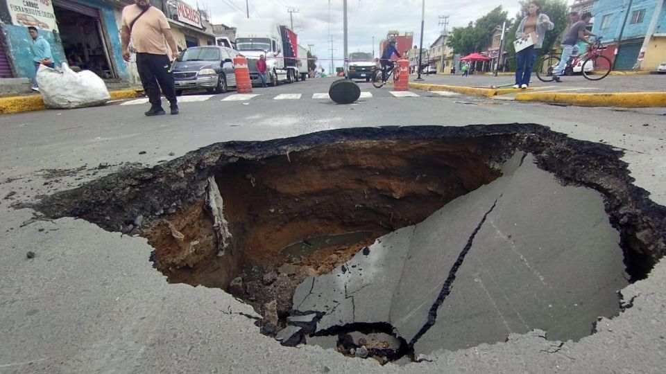 Se debió al desgaste de la tubería del colector de concreto.