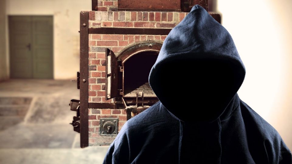 Autoridades revisan documentos en funerarias vinculadas al caso.