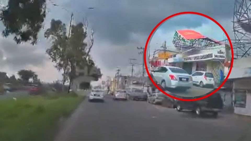 Al lugar acudieron elementos de Protección Civil, Bomberos y Rescate Urbano del municipio de Ecatepec.