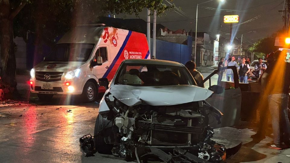 El accidente se registró durante las primeras horas de este jueves en el cruce de las calles Libertad y Durango.