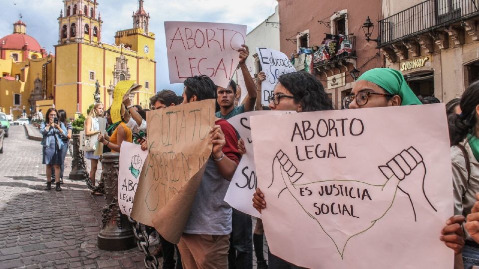 Con 19 votos a favor y 17 en contra, el Congreso local de Guanajuato decidió mantener el aborto como delito en el Código Penal estatal.