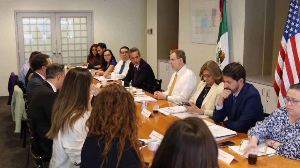 Han sostenido encuentros con el embajador de México en Estados Unidos, Esteban Moctezuma.