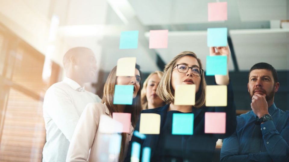 El salario base de cotización promedio de los puestos de trabajo afiliados al IMSS alcanzó un monto de 629.9 pesos.