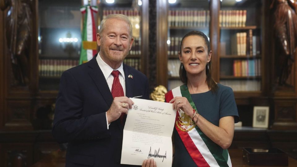 Ronald Johnson presentó sus cartas credenciales como nuevo embajador de Estados Unidos en México a la Presidenta de México.
